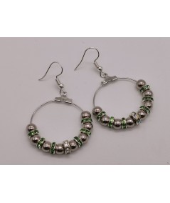 Pendientes de cristal verde y bolas plateadas