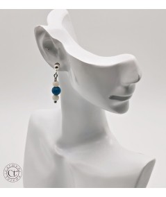 PENDIENTES CORTOS DE CORAL BLANCO Y TURQUESA AZUL