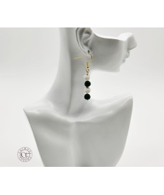PENDIENTES DORADOS BLANCO Y NEGRO DE LAVA VOLCÁNICA