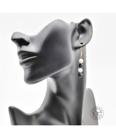 PENDIENTES DORADOS BLANCO Y NEGRO DE LAVA VOLCÁNICA