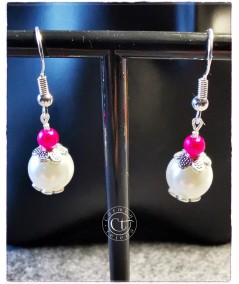 Pendientes de perlas de cristal blanco y fucsia