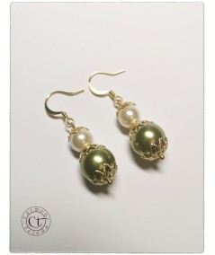 Pendientes de perlas de cristal verde y blanco