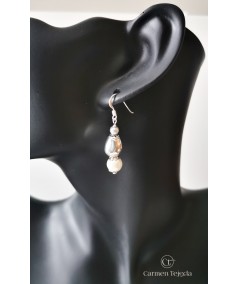 Pendientes de perlas de cristal de colores y zamak