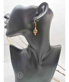 Pendientes de abalorios bohemios con piezas doradas