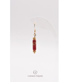 PENDIENTES DORADOS CORTOS DE PIEDRA NATURAL FUCSIA