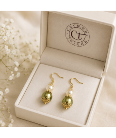 Pendientes de perlas de cristal verde y blanco