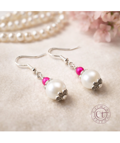 Pendientes de perlas de cristal blanco y fucsia