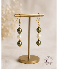 PENDIENTES DE NÁCAR Y PERLAS DE CRISTAL VERDE