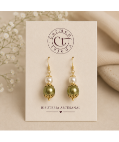 Pendientes de perlas de cristal verde y blanco