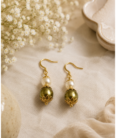 Pendientes de perlas de cristal verde y blanco