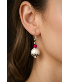Pendientes de perlas de cristal blanco y fucsia