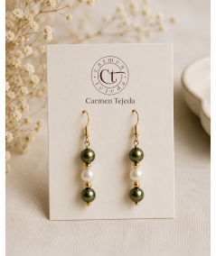 PENDIENTES DE NÁCAR Y PERLAS DE CRISTAL VERDE